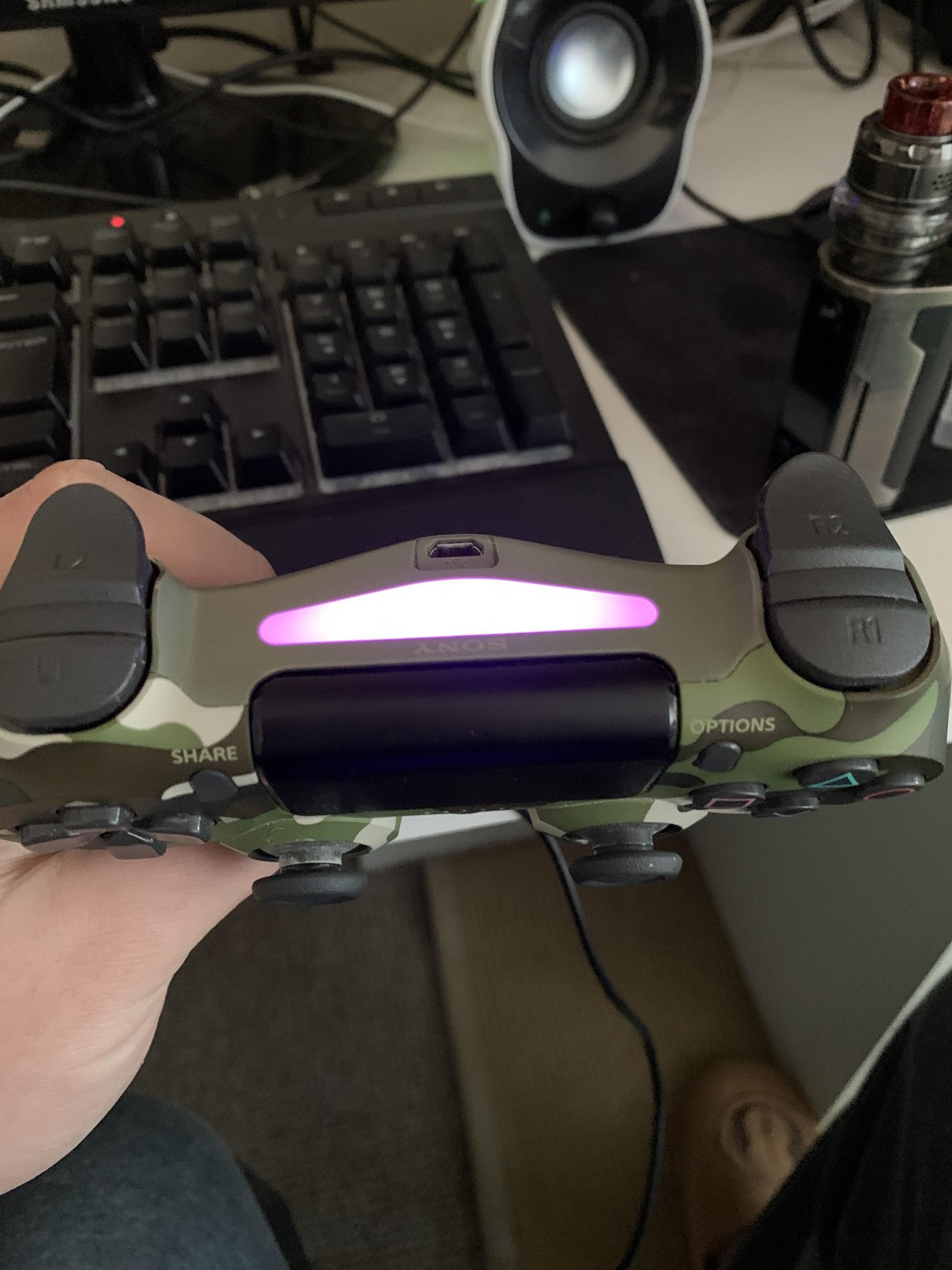 Anyone else notice the PS4 controller light bar changes ...