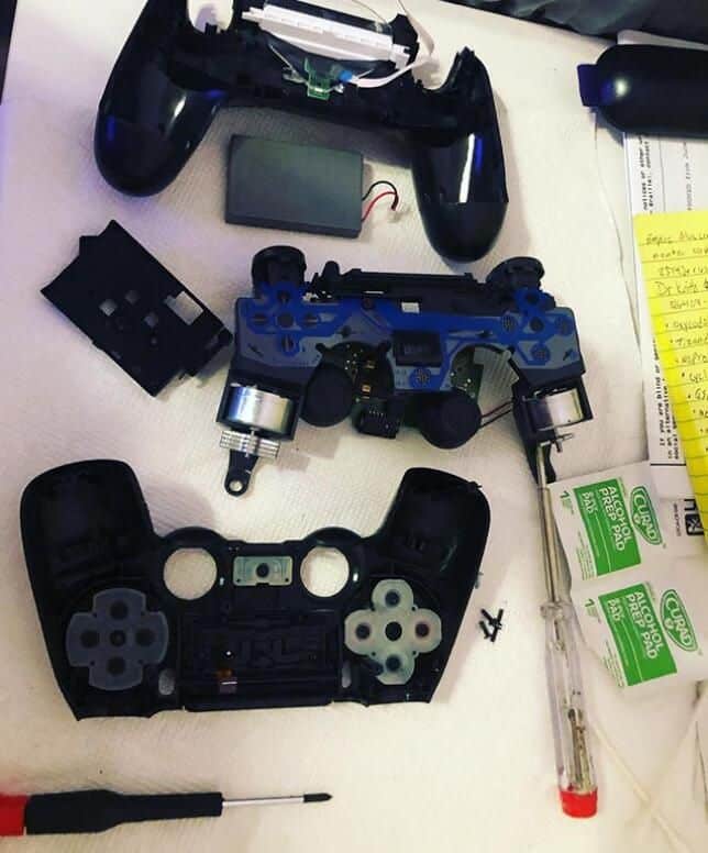 Cleaning my PS4 controller  .
