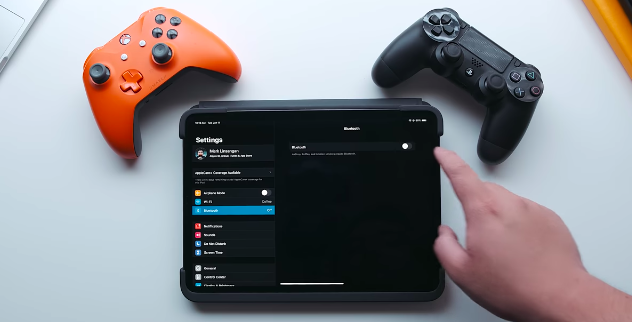 How To Connect PS4 And Xbox One Controllers To iPhone, Mac, And iPad