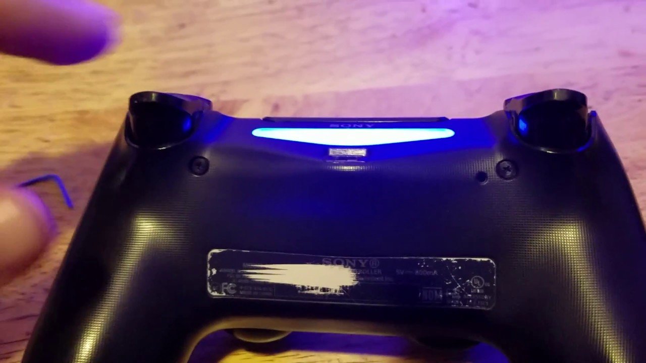 How to fix blinking ps4 controller