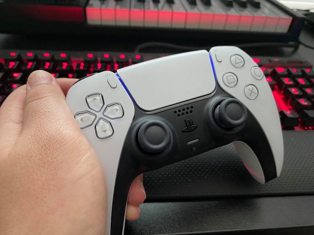 How to pair a PS5 DualSense controller with an iPhone ...