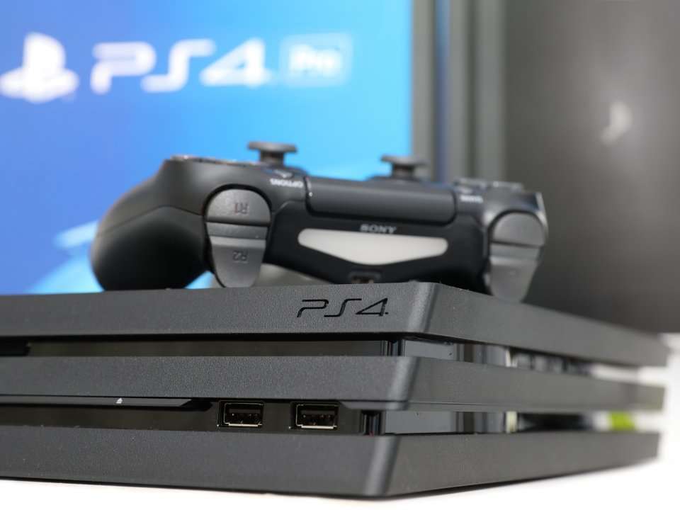 How to turn off your PS4 controllers manually or ...