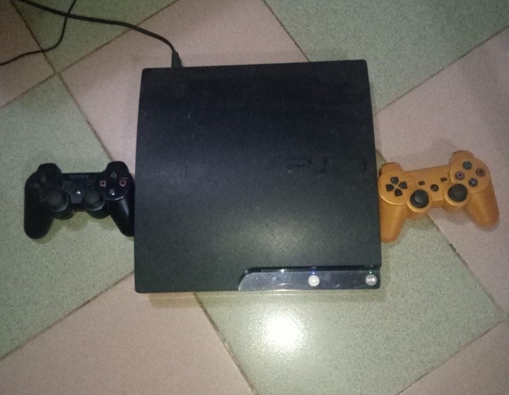 Playstation 3 SLIM With 2pads. 320GB For Sale