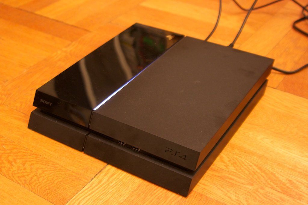 PlayStation 4 hardware review: Off to a mixed start