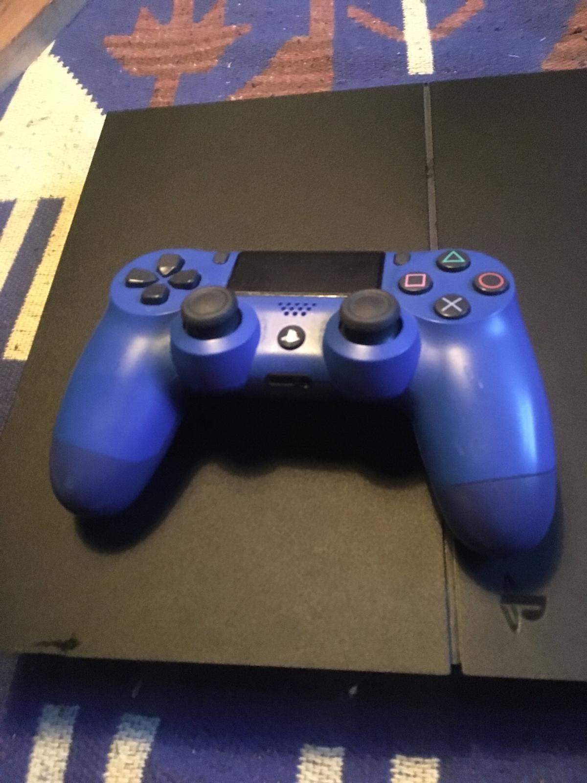 PS4 and controller in W3 London Borough of Ealing for Â£150 ...