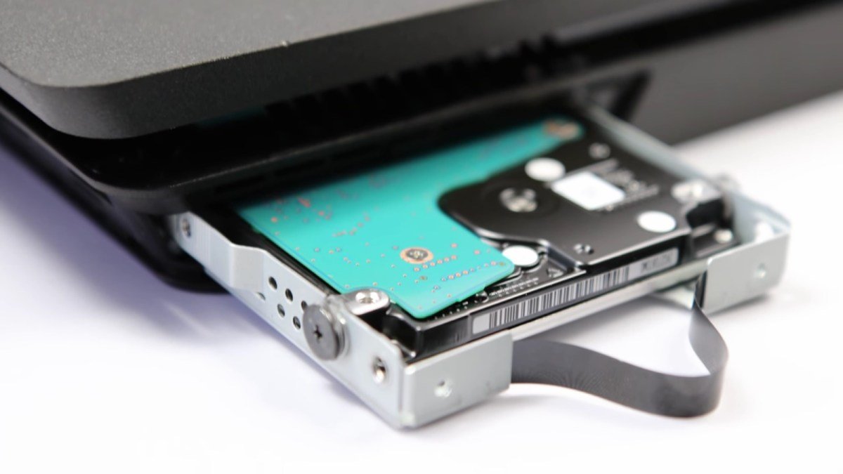 Replacing the hard drive in the PlayStation 4 Slim