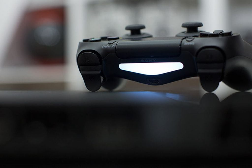 What to do if your PS4 controller flashes white (5 easy fixes)